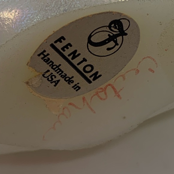 FENTON 20th Anniversary Swan Figurine.  Signed!  COLLECTIBLE - Picture 9 of 12